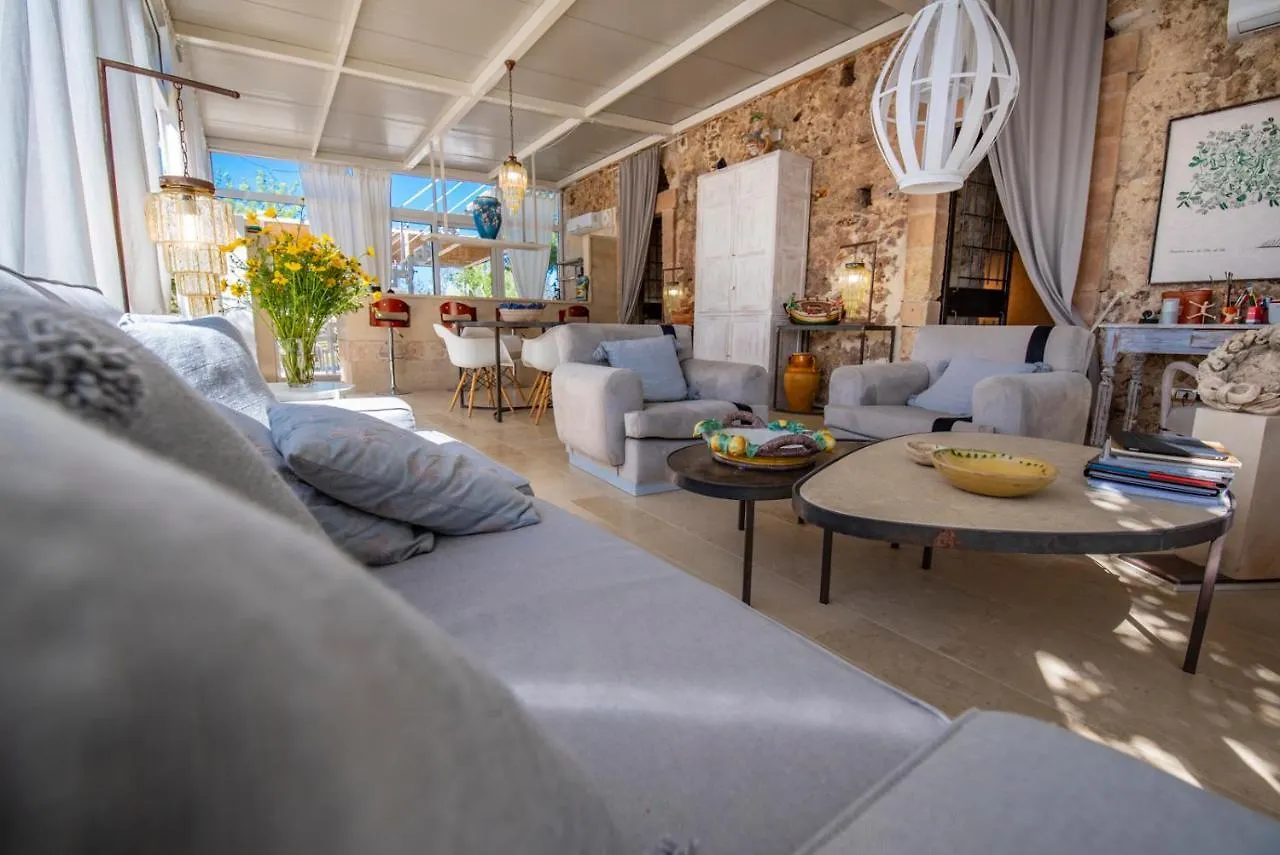 Villa Il Carrubo Val Di Noto Con Piscina Privata Avola Italien